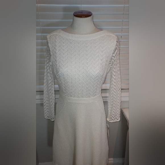 Julia Jordan Ivory Long Sleeve Fitted Beautiful Dress NWT - Picture 2 of 9